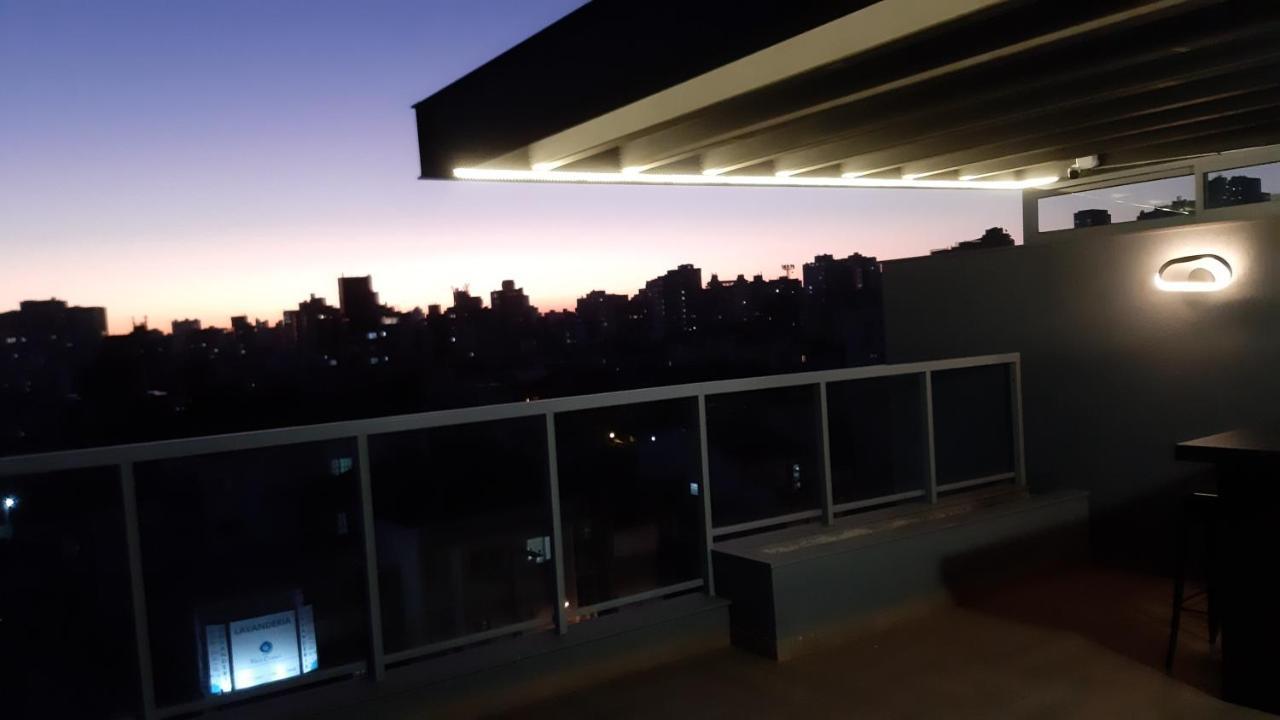 Studio Contemporaneo Em Predio Novo Porto Alegre Exterior foto